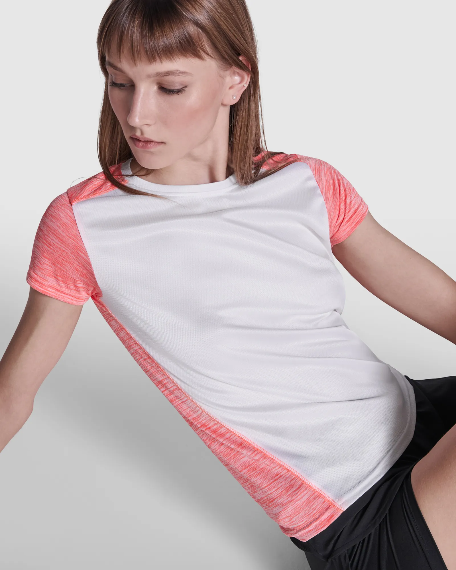 T-shirt tecnica Roly Zolder Woman, Bianco/Corallo Fluo Vigorè, dettaglio 2