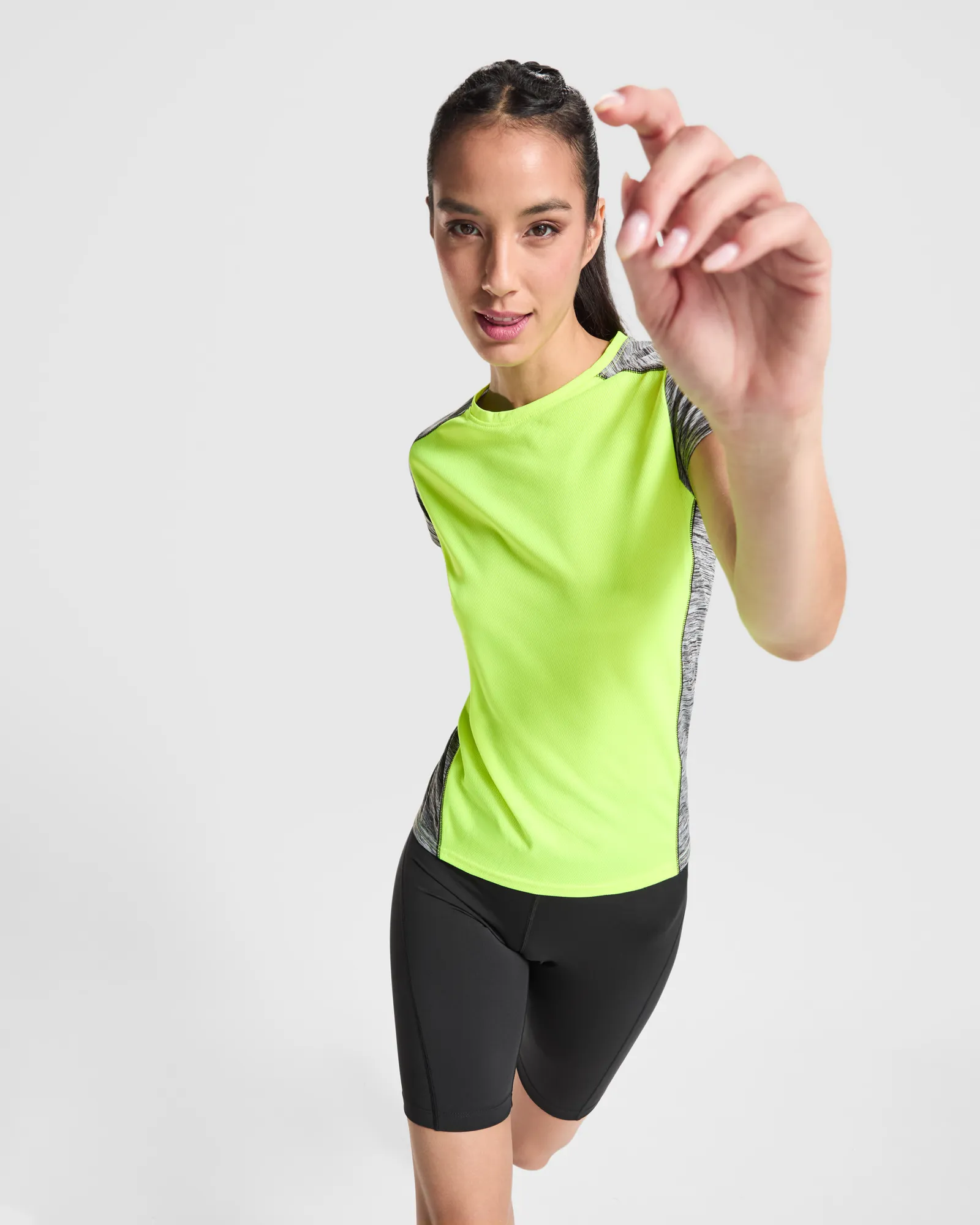 T-shirt tecnica Roly Zolder Woman, Giallo Fluo/Nero Vigorè, dettaglio