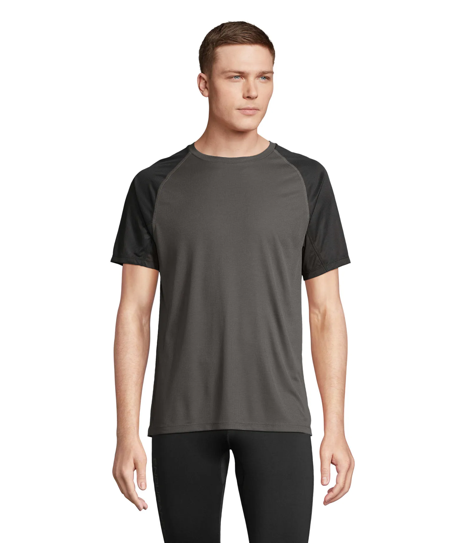 T-shirt tecnica SOL'S Vortex, Black/antrachite, su modello, fronte