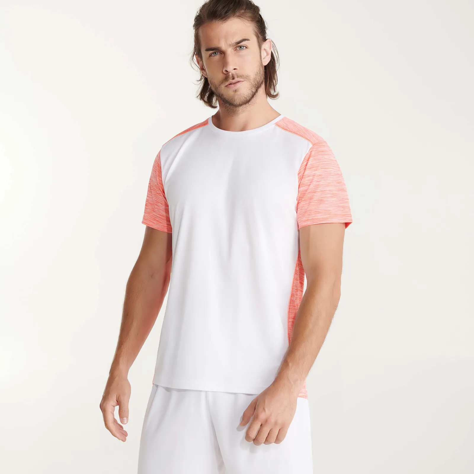T-shirt tecnica Roly Zolder, Bianco/Corallo Fluo Vigorè